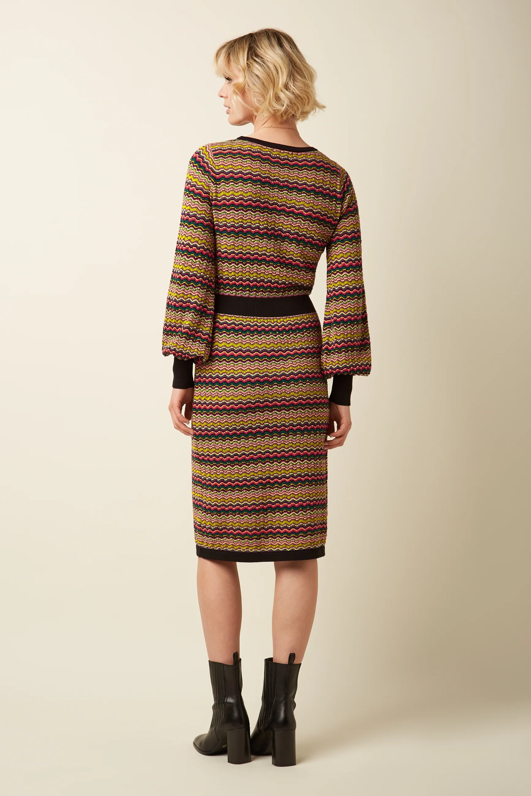 Bell Dress Meisel - Image 3