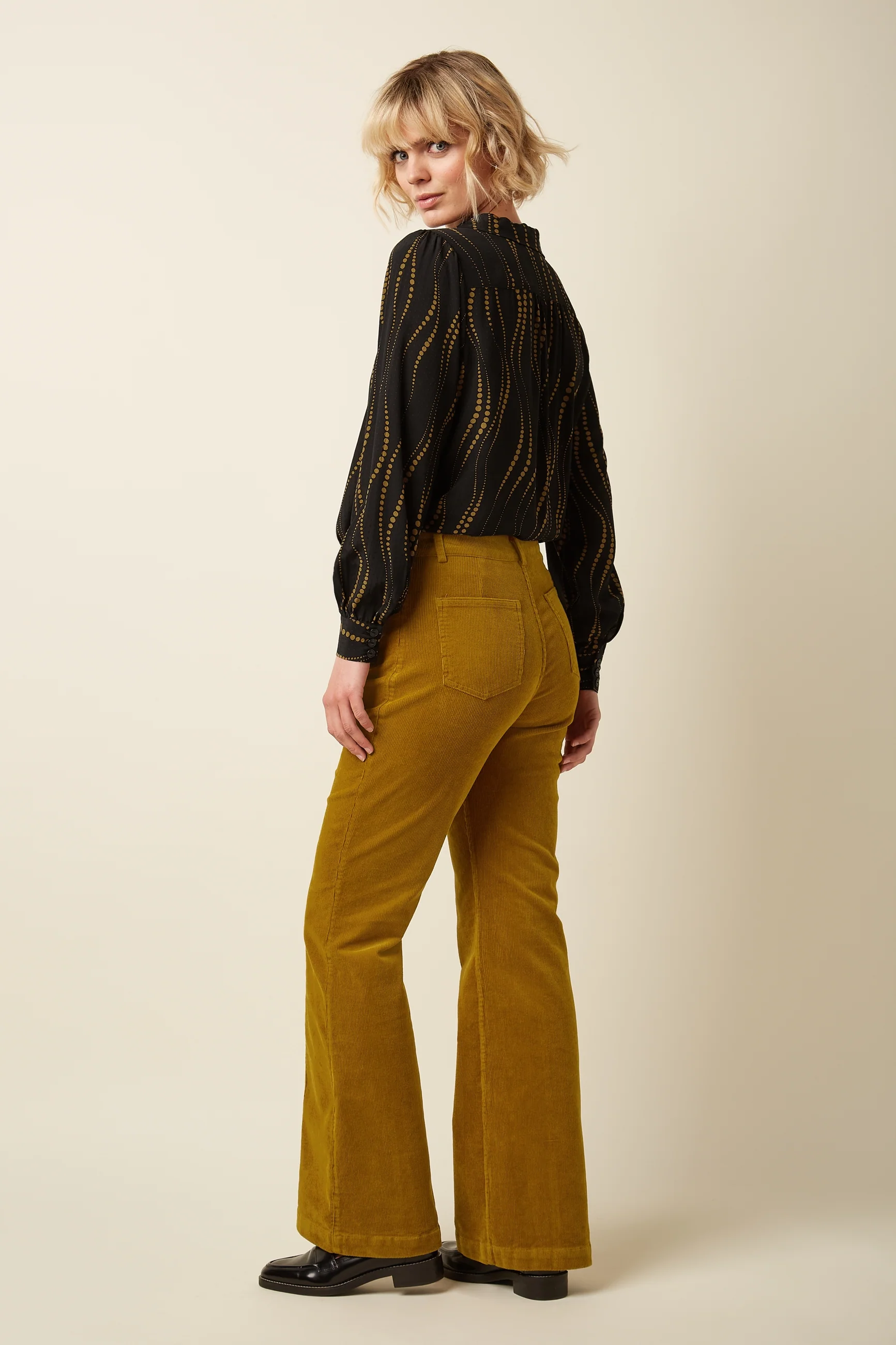 Bella Blouse Twirl - Image 3