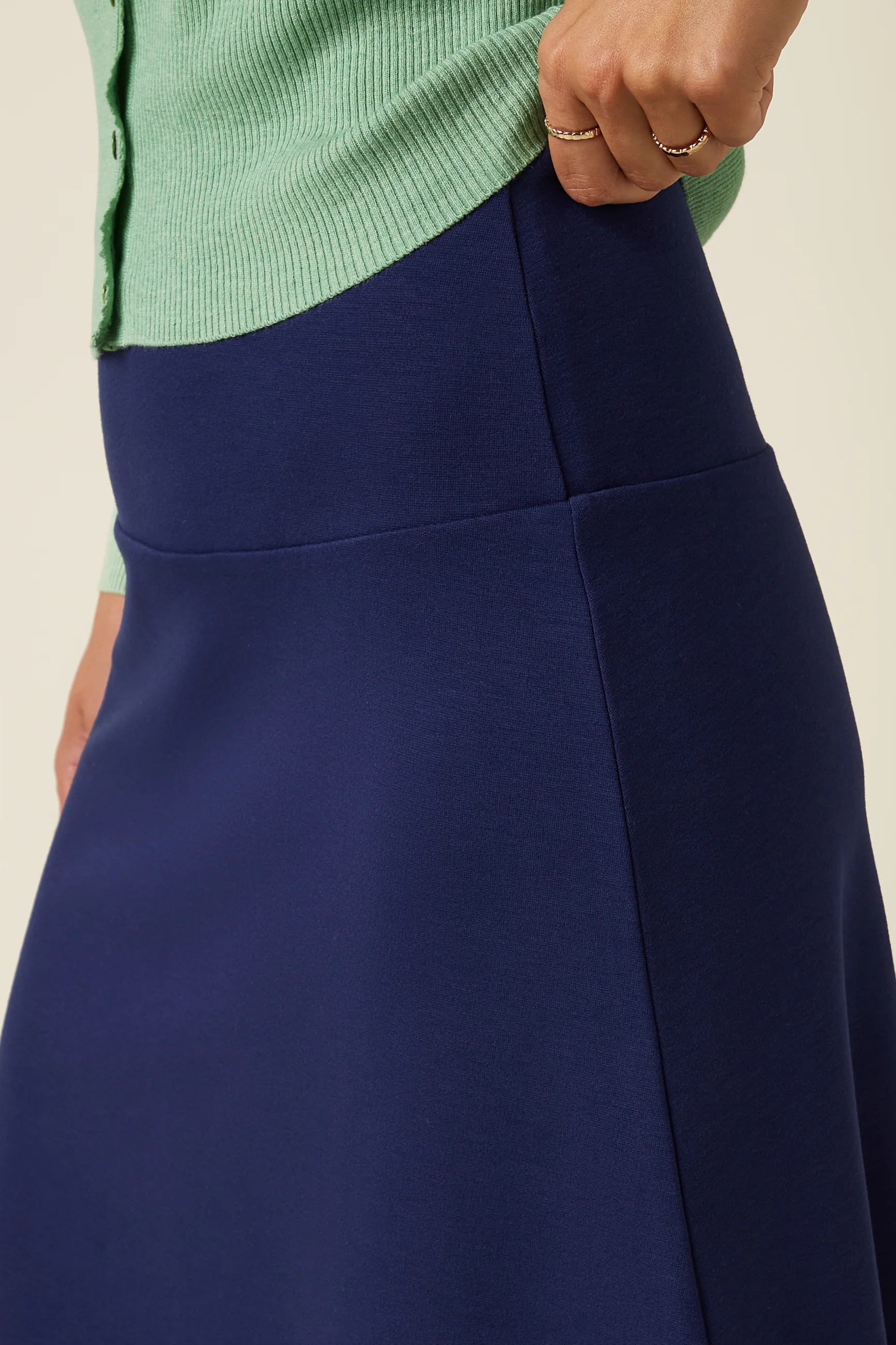 Border Skirt Milano Uni - Image 4