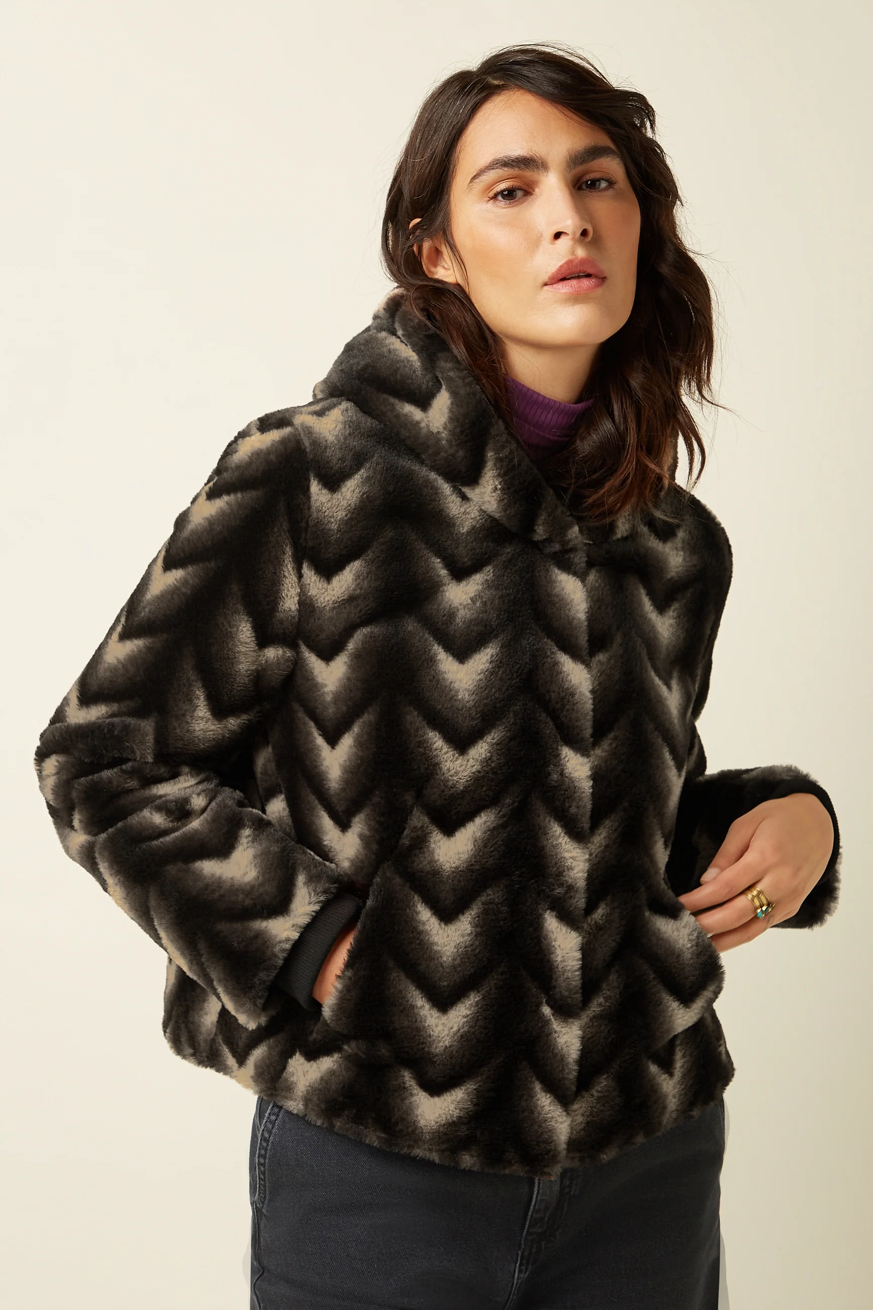 Judy Coat Deco Fur - Image 6