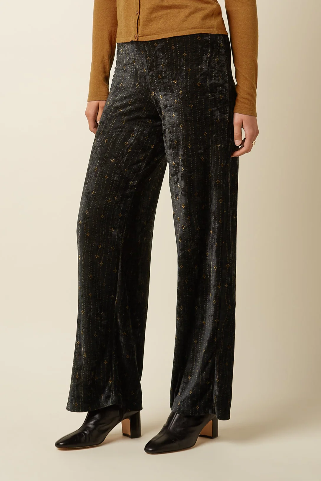 Sara Pants Nieve